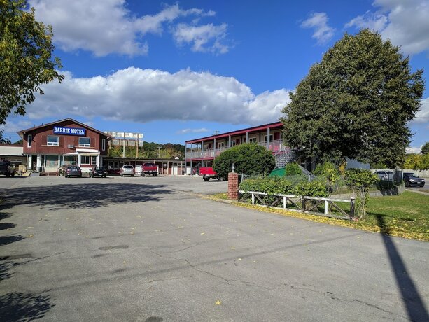 Imagen general del Hotel The Barrie Motel. Foto 6