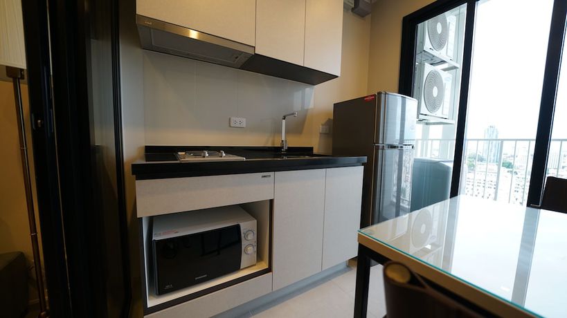 Imagen de la habitación del Hotel The Base Central Pattaya BY U Plus. Foto 14