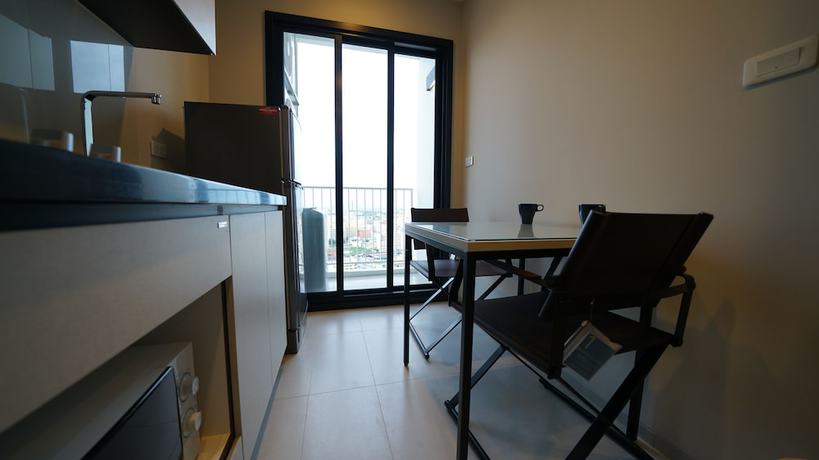 Imagen de la habitación del Hotel The Base Central Pattaya BY U Plus. Foto 15