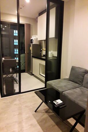 Imagen de la habitación del Hotel The Base Central Pattaya By Arawat. Foto 25