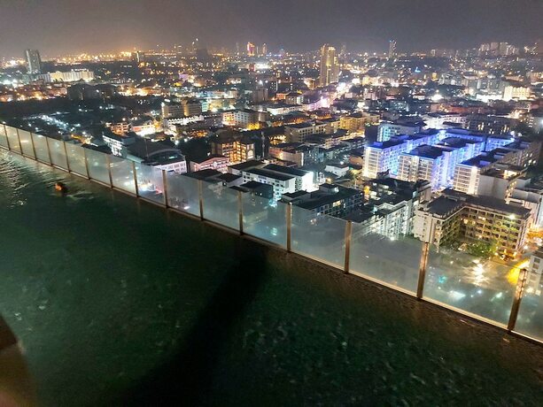 Imagen general del Hotel The Base Central Pattaya by Alin. Foto 10