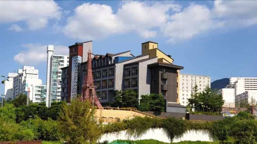 Imagen general del Hotel The Base. Foto 2