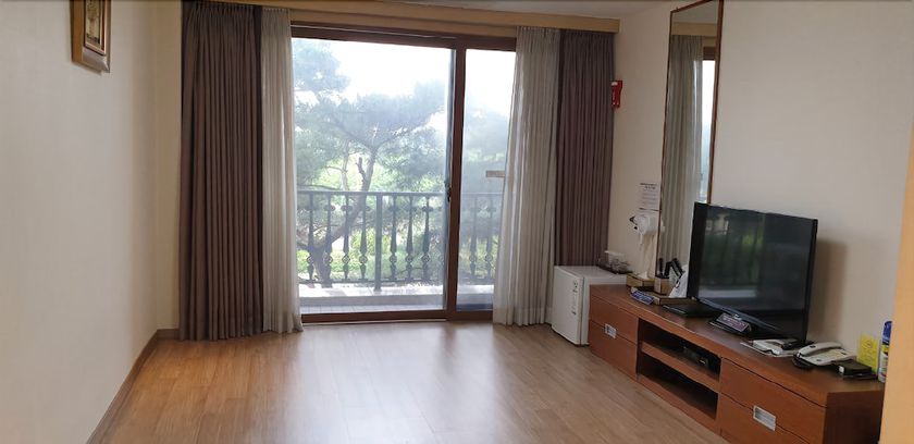 Imagen de la habitación del Hotel The Base. Foto 7