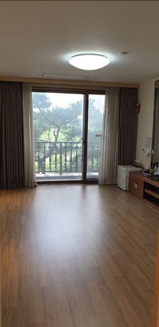 Imagen de la habitación del Hotel The Base. Foto 9