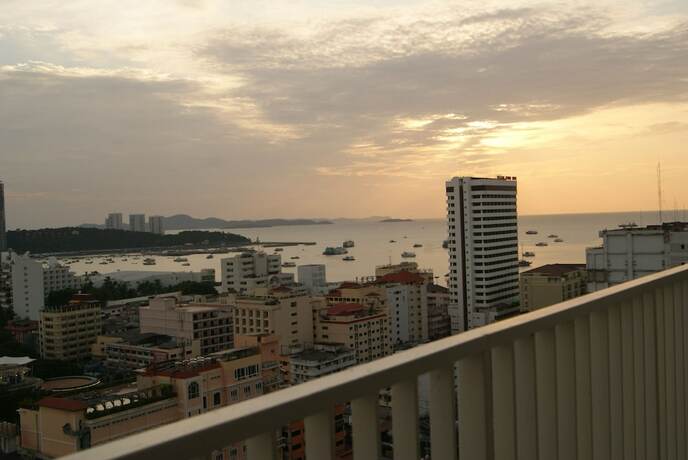 Imagen general del Hotel The Base Pattaya By My Pattaya Property. Foto 6
