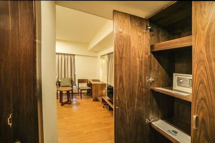 Imagen de la habitación del Hotel The Basil Park. Foto 17