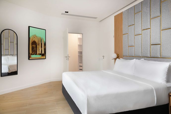 Imagen de la habitación del Hotel The Basilian Minsk, Curio Collection By Hilton. Foto 7