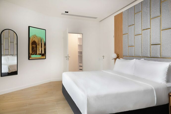 Imagen de la habitación del Hotel The Basilian Minsk, Curio Collection By Hilton. Foto 14