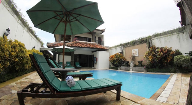 Imagen de la piscina del Hotel The Batu Belig and Spa. Foto 8