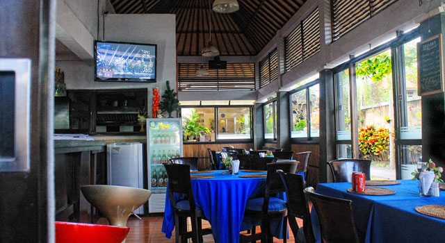 Imagen del bar/restaurante del Hotel The Batu Belig and Spa. Foto 3