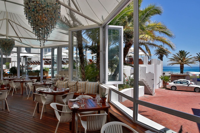 Imagen del bar/restaurante del Hotel The Bay, Cape Town. Foto 1