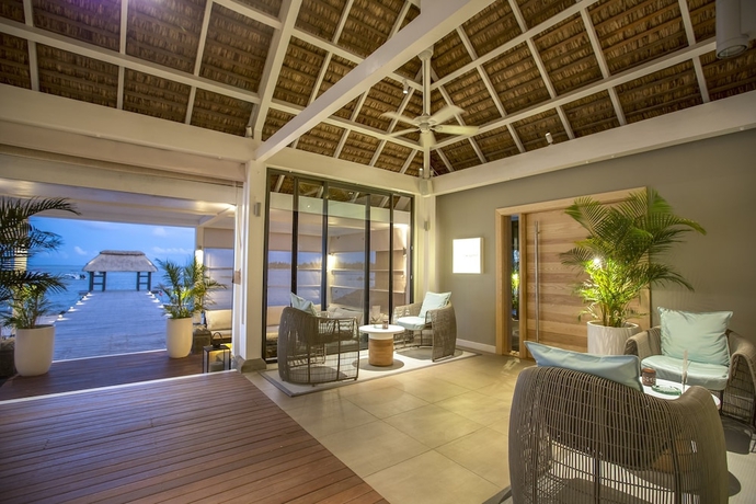 Imagen de los interiores del Hotel The Bay Club at Anahita. Foto 19