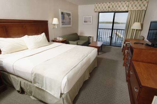 Imagen de la habitación del Hotel The Bay Resort. Foto 7