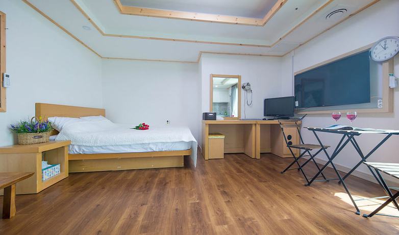 Imagen de la habitación del Hotel The Bay and Pool Villa. Foto 6