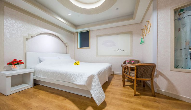 Imagen de la habitación del Hotel The Bay and Pool Villa. Foto 7