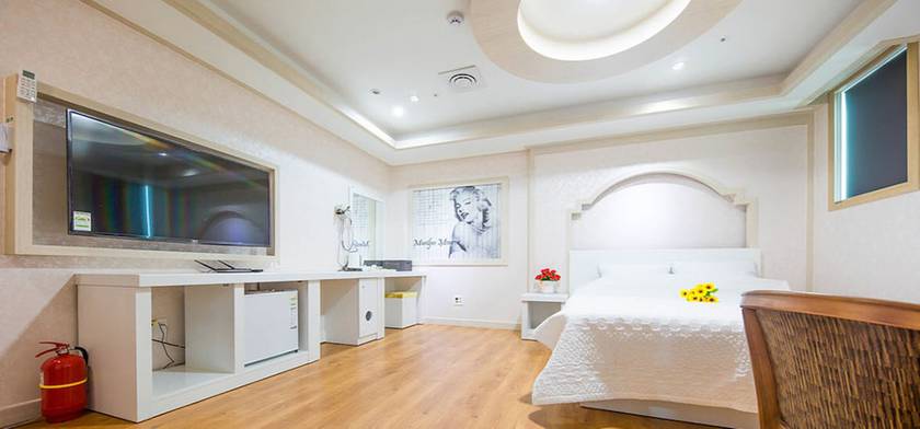 Imagen de la habitación del Hotel The Bay and Pool Villa. Foto 10