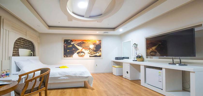 Imagen de la habitación del Hotel The Bay and Pool Villa. Foto 12