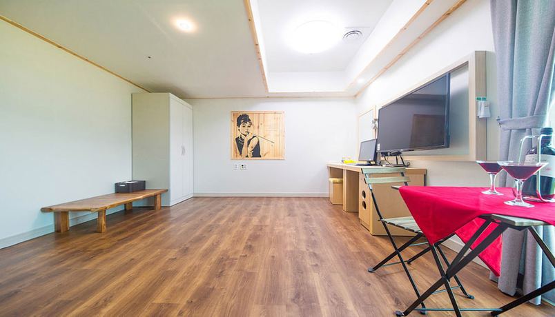 Imagen de la habitación del Hotel The Bay and Pool Villa. Foto 13