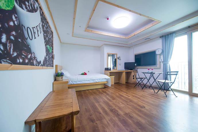 Imagen de la habitación del Hotel The Bay and Pool Villa. Foto 17