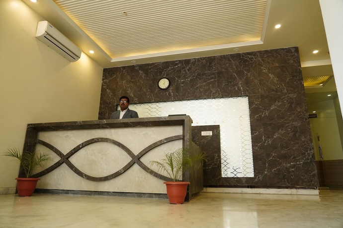 Imagen de los interiores del Hotel The Bayan Elegance. Foto 13