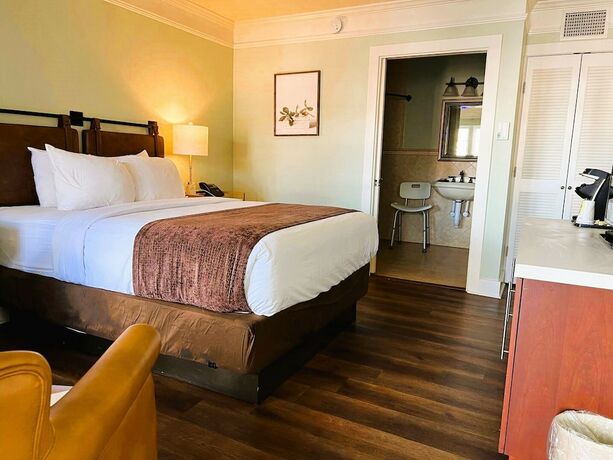 Imagen de la habitación del Hotel The Bayfront Inn. Foto 11