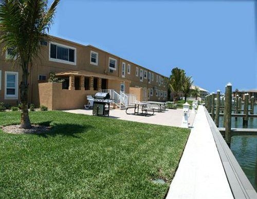 Imagen general del Hotel The Bayside Inn and Marina. Foto 5
