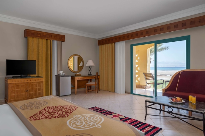 Imagen de la habitación del Hotel The Bayview Taba Heights Resort. Foto 10