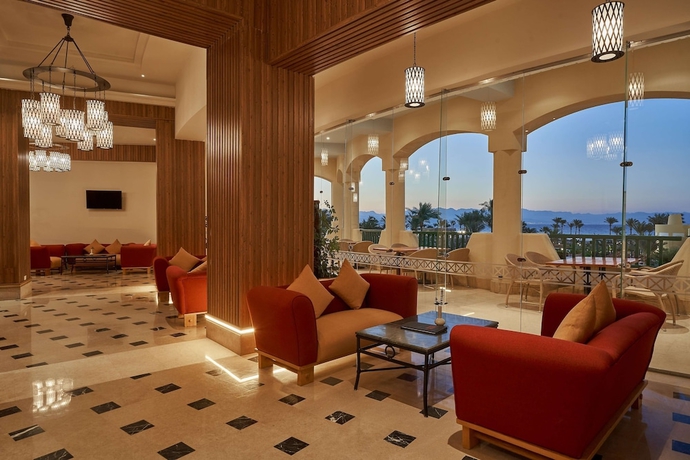 Imagen de los interiores del Hotel The Bayview Taba Heights Resort. Foto 12
