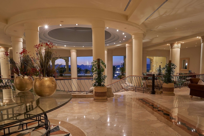 Imagen de los interiores del Hotel The Bayview Taba Heights Resort. Foto 17