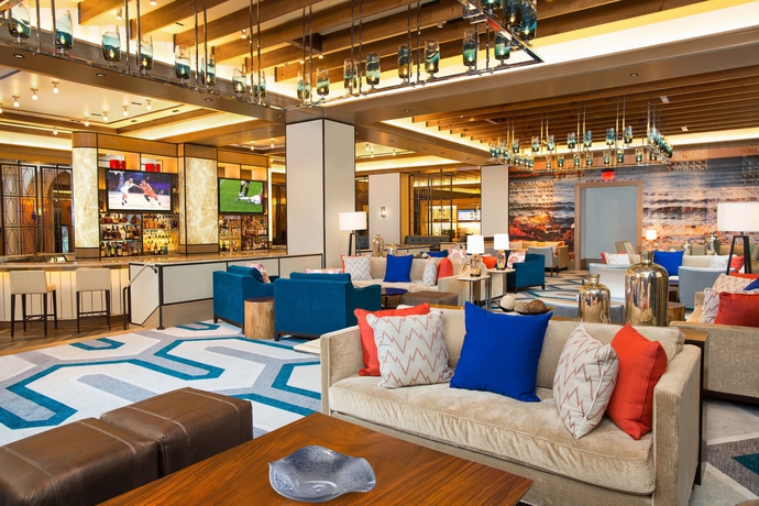 Imagen del bar/restaurante del Hotel The Beach At Atlantis. Foto 2