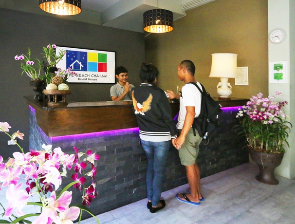Imagen de los interiores del Hotel The Beach Cha Am Suites. Foto 17