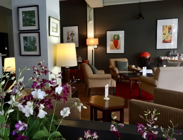 Imagen de los interiores del Hotel The Beach Cha Am Suites. Foto 18