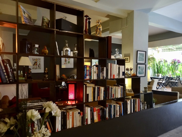Imagen de los interiores del Hotel The Beach Cha Am Suites. Foto 19