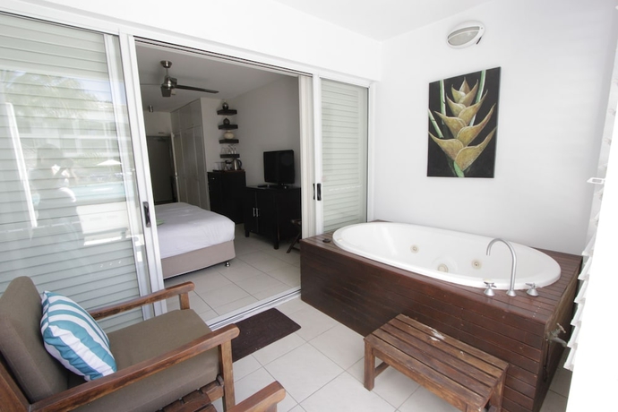 Imagen de la habitación del Hotel The Beach Club Luxury Private Apartments. Foto 3
