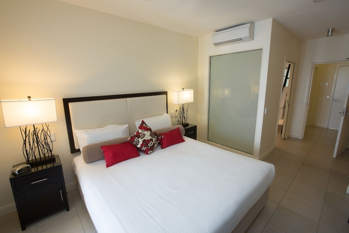 Imagen de la habitación del Hotel The Beach Club Luxury Private Apartments. Foto 10