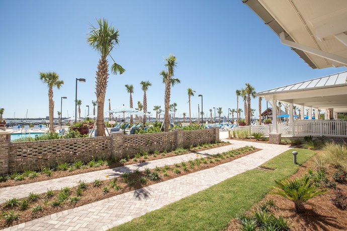 Imagen de la habitación del Hotel The Beach Club at Charleston Harbor Resort and Marina. Foto 9