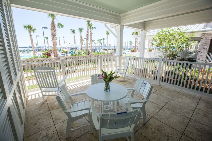 Imagen de la habitación del Hotel The Beach Club at Charleston Harbor Resort and Marina. Foto 10