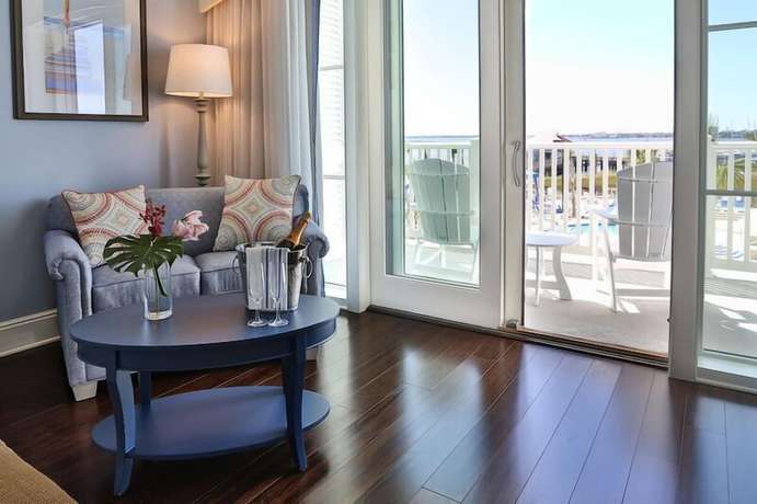 Imagen de la habitación del Hotel The Beach Club at Charleston Harbor Resort and Marina. Foto 12