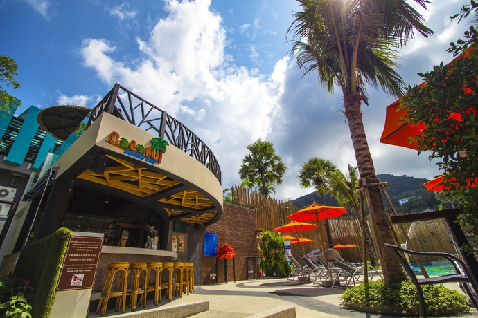 Imagen de la piscina del Hotel The Beach Heights Resort - Sha Plus. Foto 14