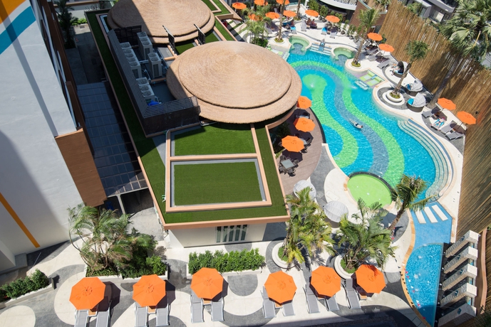 Imagen de los exteriores del Hotel The Beach Heights Resort - Sha Plus. Foto 11
