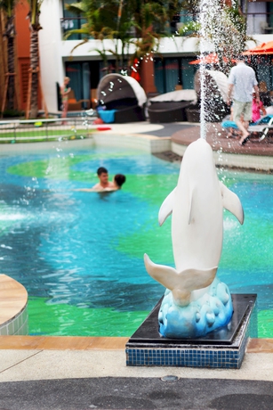 Imagen de la piscina del Hotel The Beach Heights Resort - Sha Plus. Foto 15