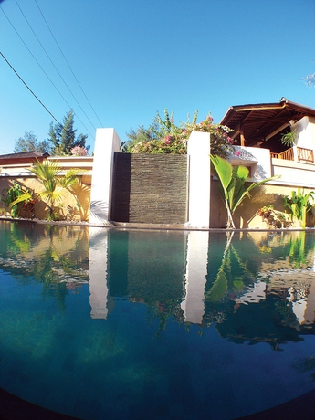 Imagen de los exteriores del Hotel The Beach House Resort, Gili Trawangan Island. Foto 13