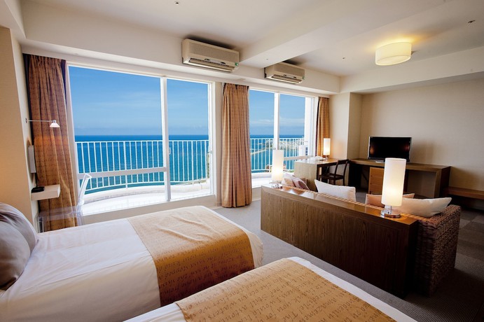 Imagen de la habitación del Hotel The Beach Tower Okinawa. Foto 9