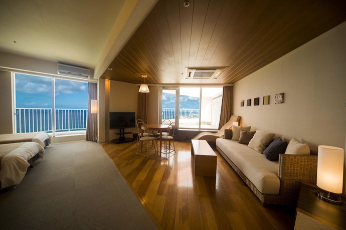 Imagen de la habitación del Hotel The Beach Tower Okinawa. Foto 14