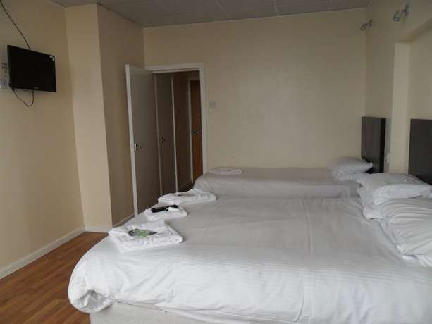 Imagen de la habitación del Hotel The Beach and Apartments. Foto 7