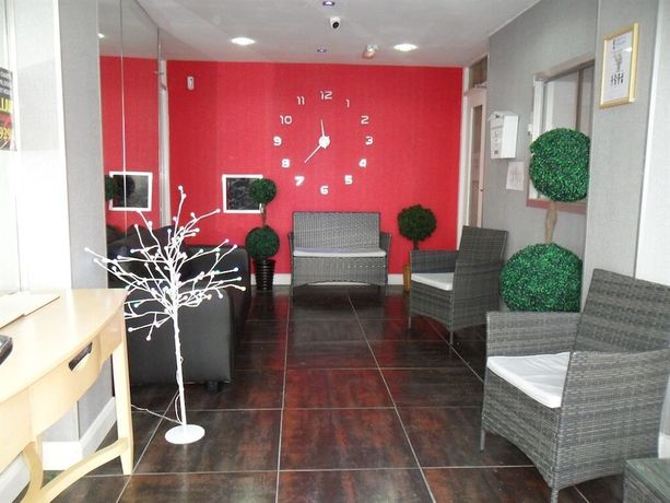 Imagen general del Hotel The Beach and Apartments. Foto 1