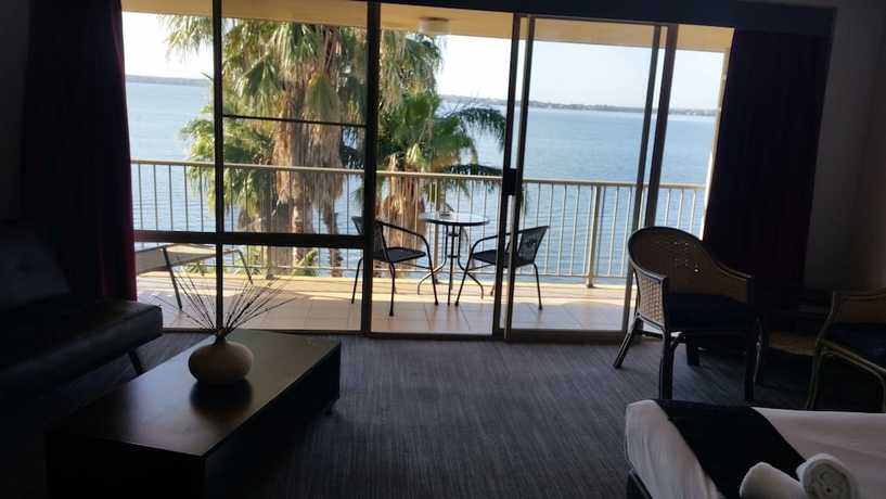 Imagen de la habitación del Hotel The Beachcomber and Resort, Ascend Collection. Foto 5