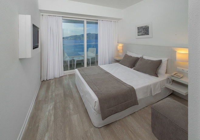Imagen de la habitación del Hotel The Beachfront Adult Only 16 Plus. Foto 9