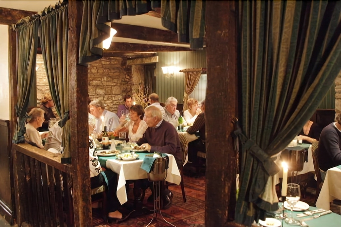 Imagen del bar/restaurante del Hotel The Bear , Crickhowell. Foto 2