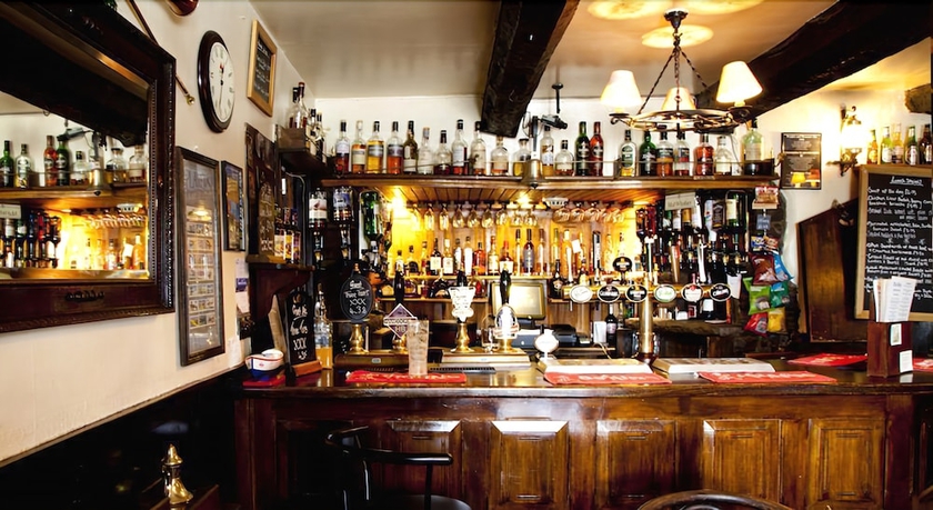 Imagen del bar/restaurante del Hotel The Bear , Crickhowell. Foto 5